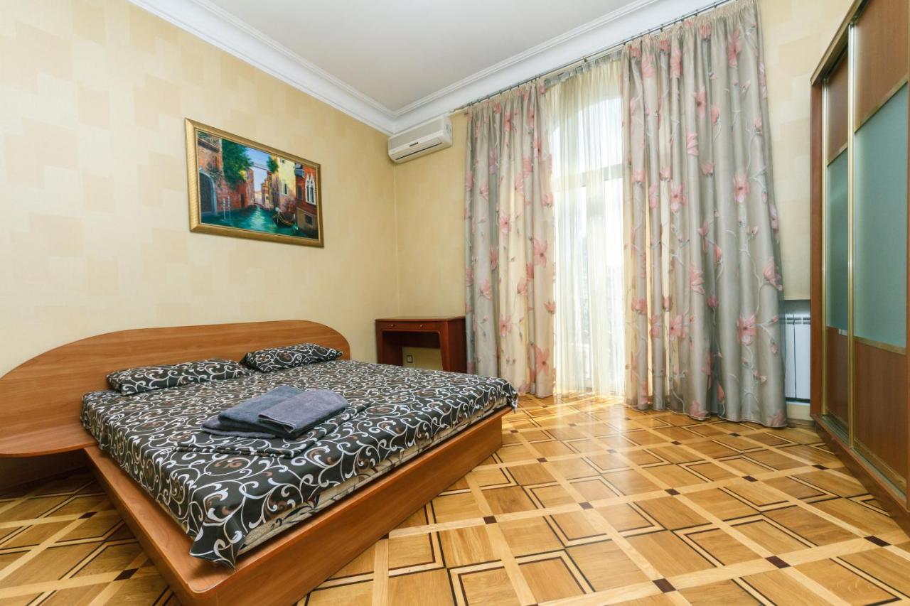 Квартира На Крещатике Kiev Luaran gambar